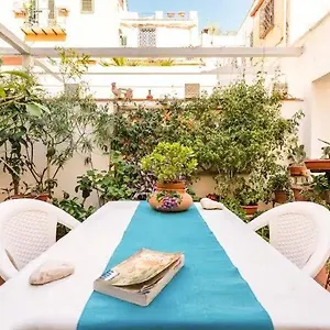 At Kalsa Quiet Flowered Terrace! Free Parking! Ideal For Remote Working! Apartment Palermo